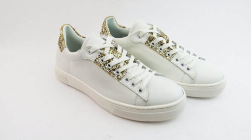 Sneakers colore bianco allacciate con glitter oro