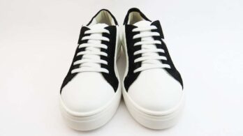 Sneakers colore bianco con stella bianca ed inserto nero cracked