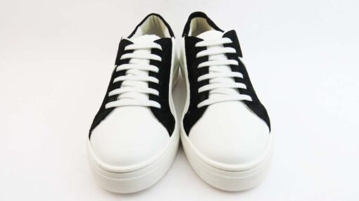 Sneakers colore bianco con stella bianca ed inserto nero cracked