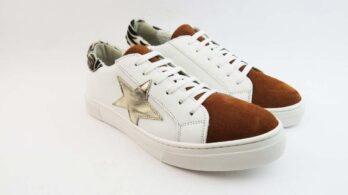 Sneakers colore bianco allacciate con stella oro e talloncino zebrato