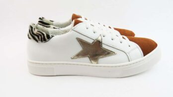 Sneakers colore bianco allacciate con stella oro e talloncino zebrato