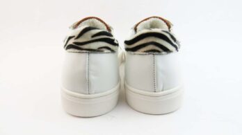 Sneakers colore bianco allacciate con stella oro e talloncino zebrato