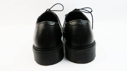 Scarpe con lacci in crust vitello colore nero