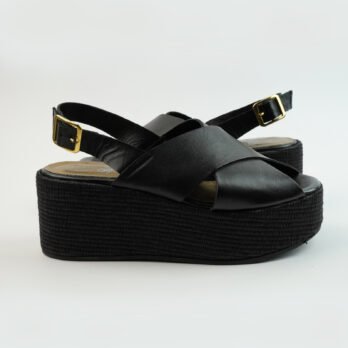 Sandali con zeppa in vera pelle colore nero con due fasce incrociate e cinturino