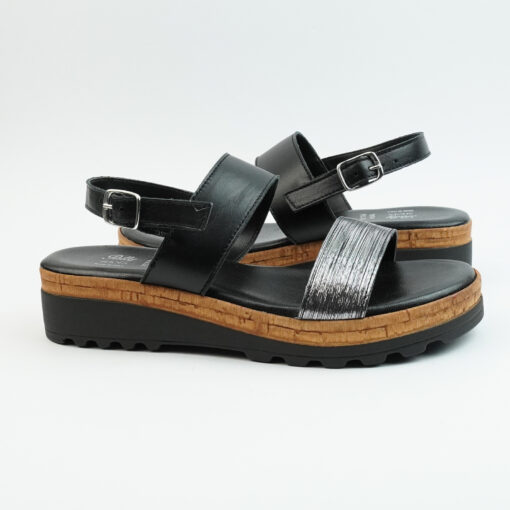 Sandali in vera pelle con cinturino e due fasce colore nero