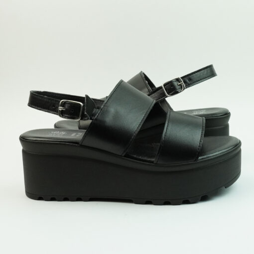 Sandali in vera pelle con cinturino e doppia fascia colore nero