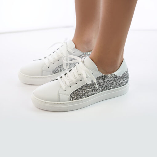 Sneakers da donna in vera pella colore bianco con inserto glitter argento