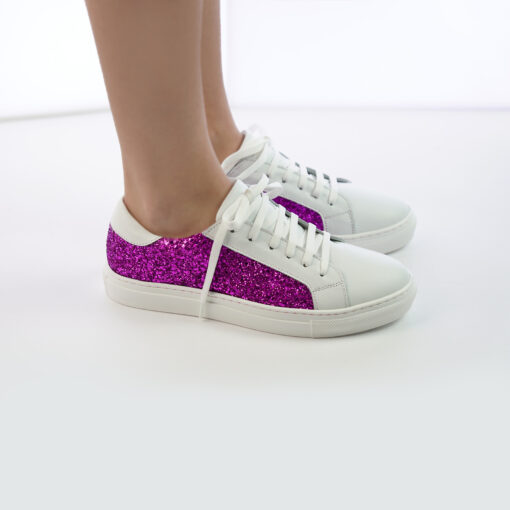 Sneakers da donna in vera pella colore bianco con inserto glitter fucsia elettrico