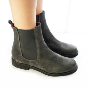 Stivaletti beatles donna artigianali in camoscio colore grigio