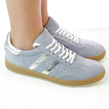Sneakers donna artigianali in camoscio colore celeste
