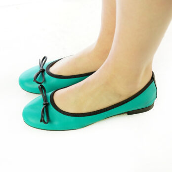 Ballerine artigianali in nappa con fiocco colore azzurro