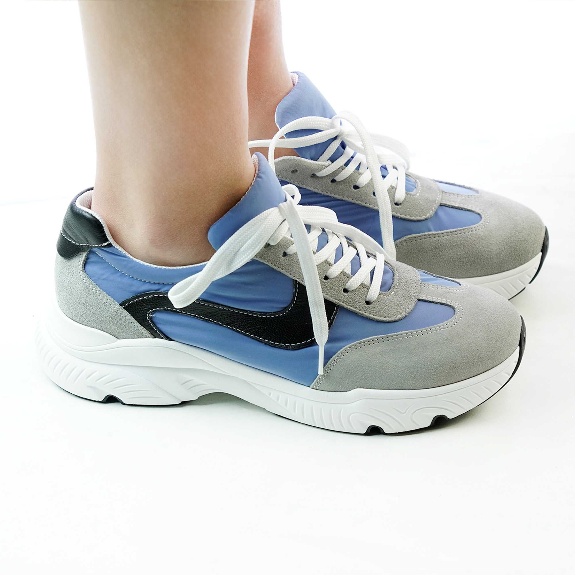 Sneakers artigianali donna vera pelle colore grigio azzurro