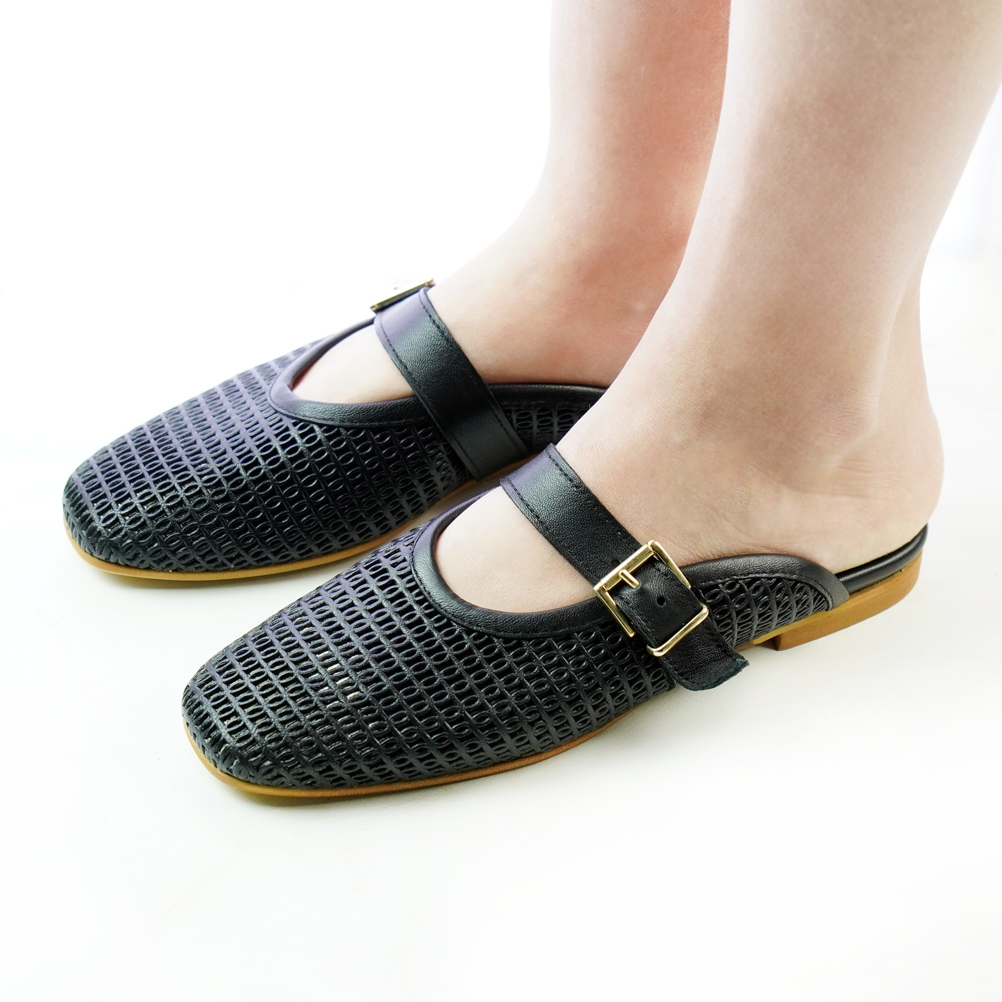 Sabot donna artigianali in vera pelle con cinturino laterale colore nero