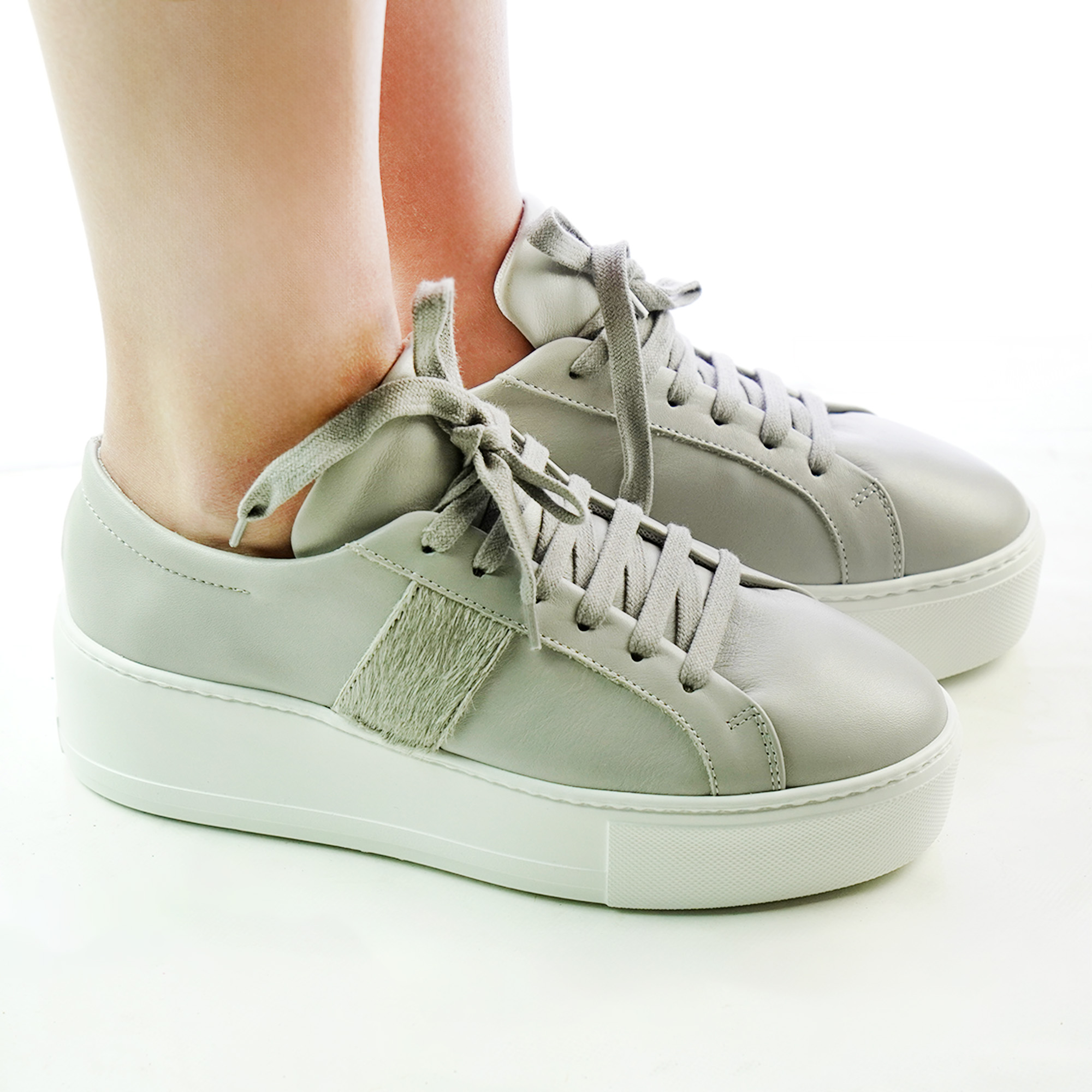 Sneakers artigianali donna con suola big vera pelle colore grigio