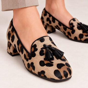 Mocassini donna artigianali con nappine in cavallino animalier